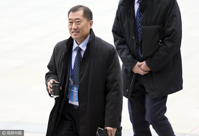 罗伊斯在视频中说道：“我想感谢球迷们今年无与伦比的支持，我知道有时候这并不容易，但我们依然非常感激大家在任何时候都继续支持着球队，让我们共同展望一个更加美好的2024年。